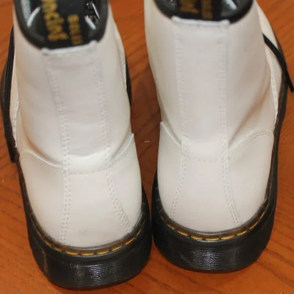 White Doc Marten's AirWair with Bouncing Soles Sz 8 - Picture 3 of 4